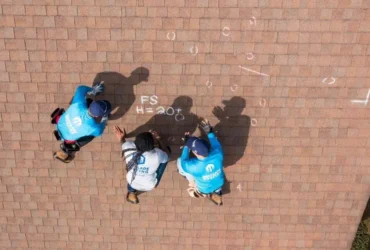 escalade-roofing-roofers-calculating-measurements-980x653